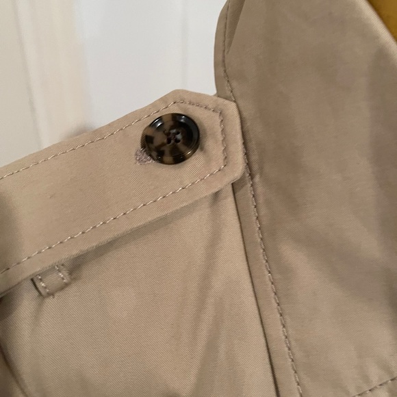 ☔️Spring rains☔️Banana Republic flare wrist coat - Picture 5 of 9